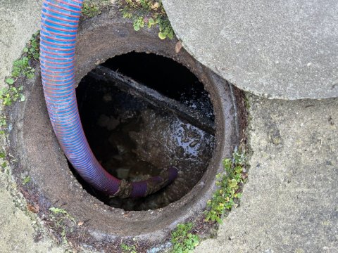 vidange et nettoyage d'une fosse septique et d'un bac à graisse avec curage des canalisation à Saint Jean de Bournay 