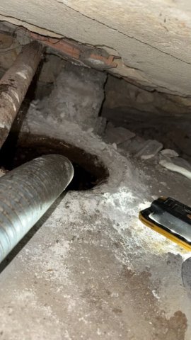 vidange d'une fosse septique dans une cave à Saint Alban de Roche