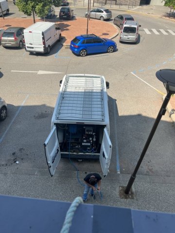 débouchage d'un chéneau au 1er étage d'un bâtiment et contrôle par camera à Dagneux