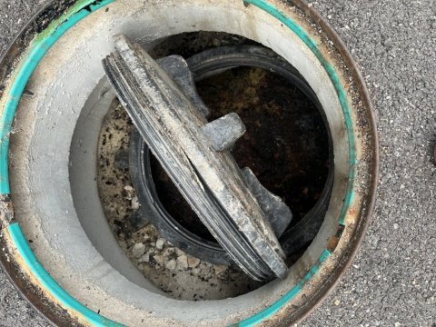 vidange et nettoyage d'un bac à graisse de restaurant à Saint Georges D'esperanche