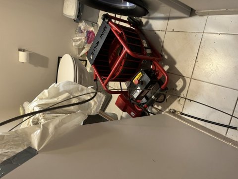 détartrage canalisation wc avec robot de fraisage chez un particulier à Frontonas 