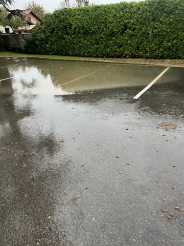 pompage d eau en dans une cours pour inondation à Artas