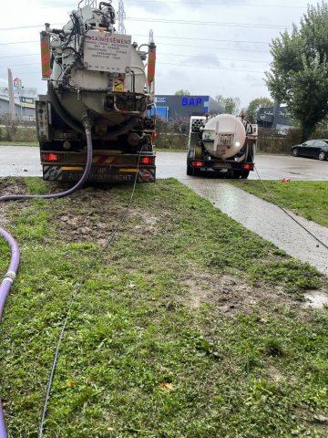 pompage d'un vide sanitaire d'environ 200m3 d'eau a évacuer à Saint Quentin Fallavier