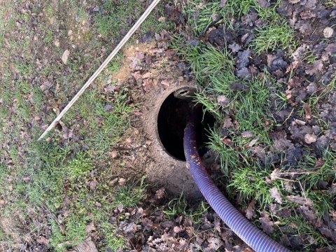 vidange et nettoyage d'une fosse toutes eaux et d'un puits perdu pour entretien à Saint Jean de Bournay