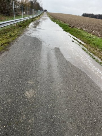 débouchage d'un collecteur eaux usées sur une aire autoroutière à Mionnay