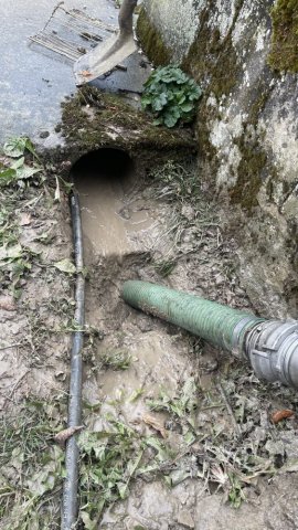 curage d'une traverser de route réseaux eau pluviale à Sainte-André-le-Gaz 