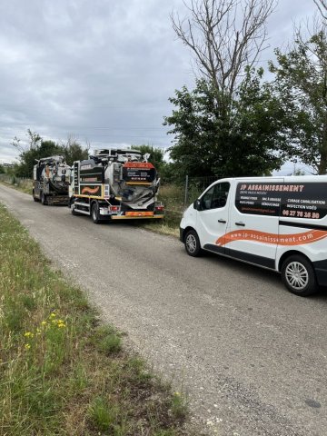 curage de 500 ml de réseau eaux usées avec inspection video sur une aire autoroutière à Mionnay