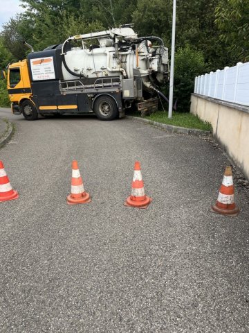 vidange et nettoyage d'un séparateur eau pluviale dans un lotissement pour entretien à Bourgoin Jallieu