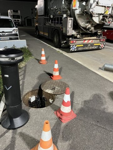 vidange et nettoyage haute pression d'un poste de relevage dans une société pour travaux de réparation à Chaponnay