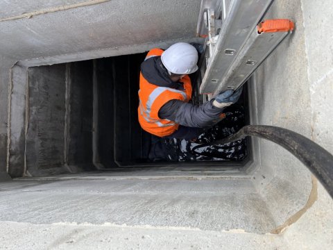 nettoyage ouvrage d'assainissement  sur un chantier à Chassieu 