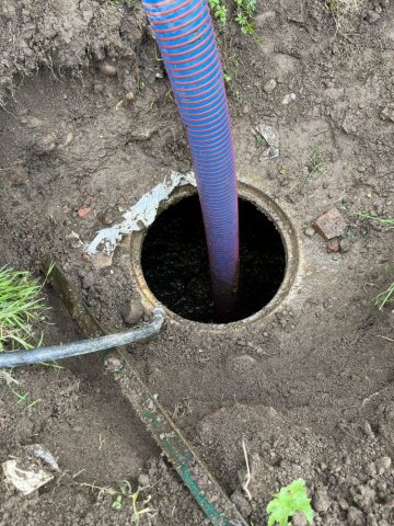 vidange d'une ancienne fosse septique à Villeneuve de Marc