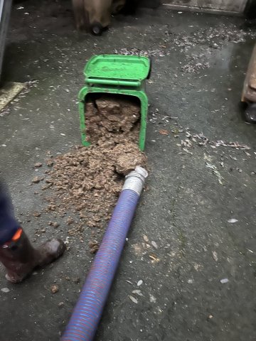 pompage de poubelles de dégrilleur de station d'épuration à Pommier