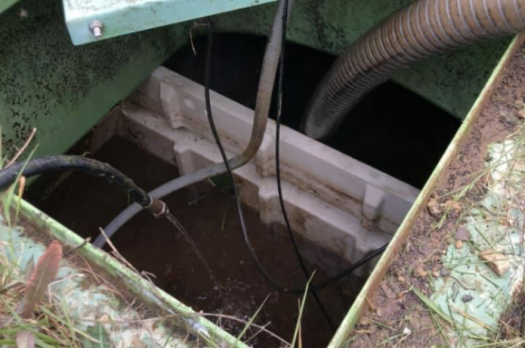 Vidange nettoyage et curage des drains d'une fosse toutes eaux à Bourgoin-Jallieu