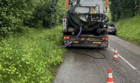 vidange et nettoyage d'une cuve à eau à Four 