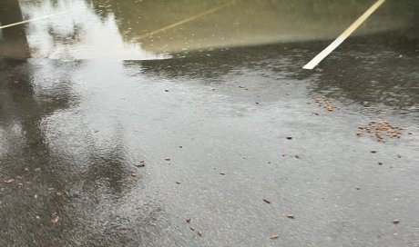 pompage d eau en dans une cours pour inondation à Artas