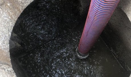 pompage nettoyage d 'un déversoir d'orage pour travaux à Saint Just Chaleyssin