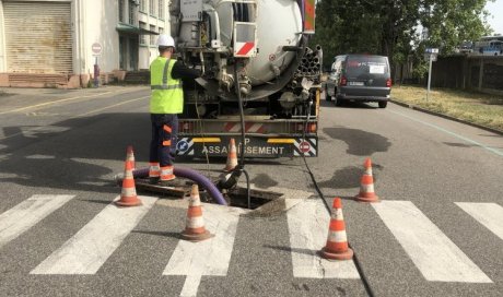 curage de réseau unitaire diamètre 1000 dans une usine à Feyzin