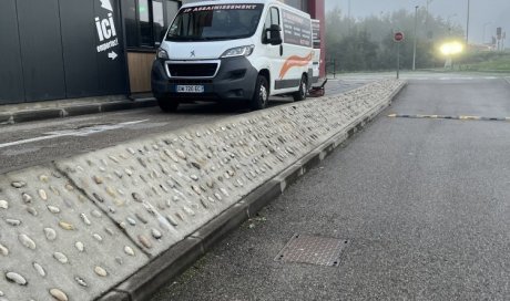 détartrage canalisation wc avec robot de fraisage dans un fastfood à Bourgoin Jallieu