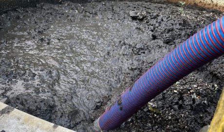 pompage de boue d'épuration pour une compagnie des eaux à Pommier