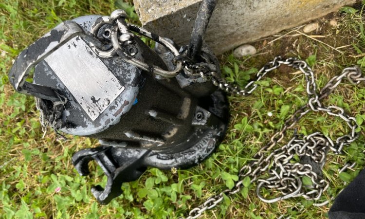 vidange et nettoyage d'un poste de relevage avec déblocage des pompes pour une entreprise à Saint Bonnet de Mure