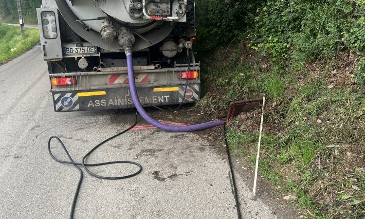 débouchage d'un branchement eu pour une compagnie des eaux à Oyatier st Oblas