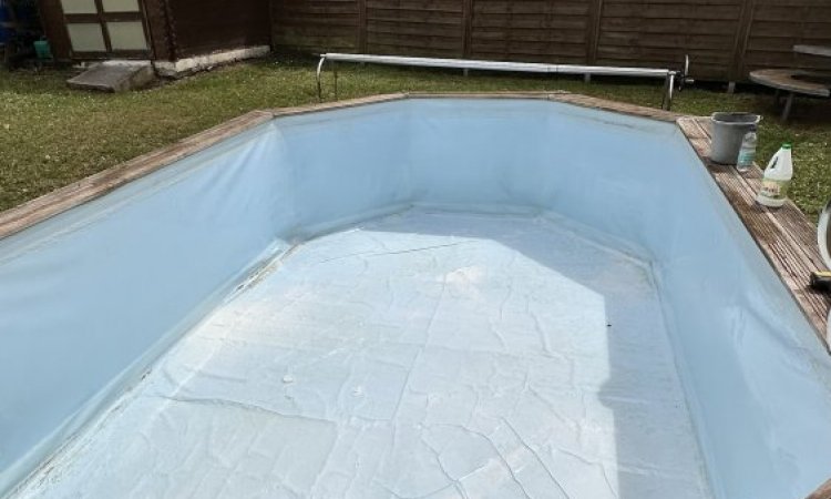 nettoyage d'une piscine en bois à st jean de Bournay 