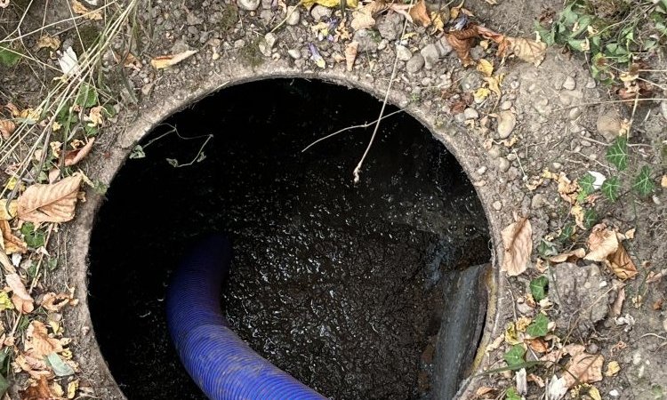 vidange et nettoyage d'une fosse toutes pour raccordement a l'égout à  Ruy