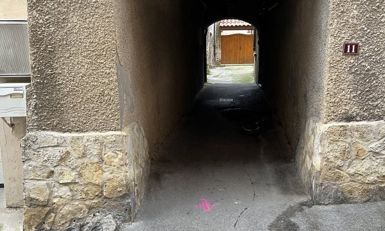 inspection video d'une canalisation unitaire , pour cause d'humidité en façade d'une maison à Condrieu 