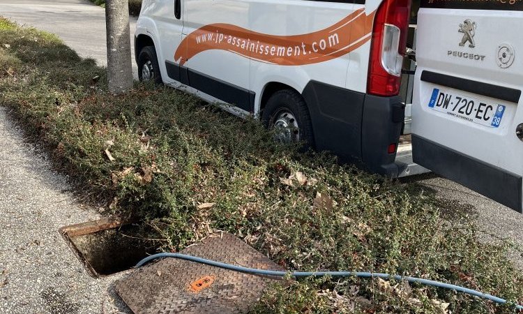 débouchage canalisation wc dans une école à Four 