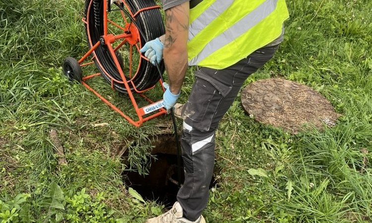 curage de 500 ml de réseau eaux usées avec inspection video sur une aire autoroutière à Mionnay