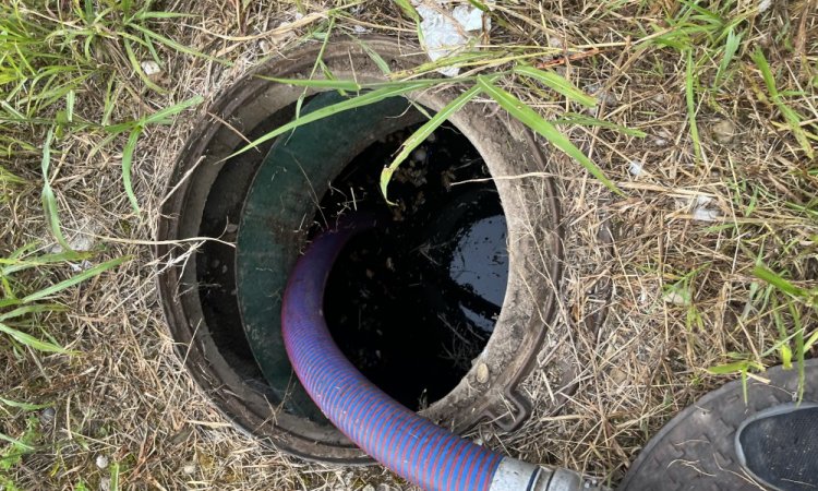 vidange et nettoyage d'un séparateur eau pluviale dans un lotissement pour entretien à Bourgoin Jallieu