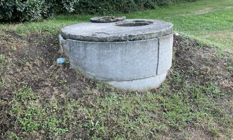 vidange et nettoyage d'un puits de pompage d'arrosage au golf de Mionnay 