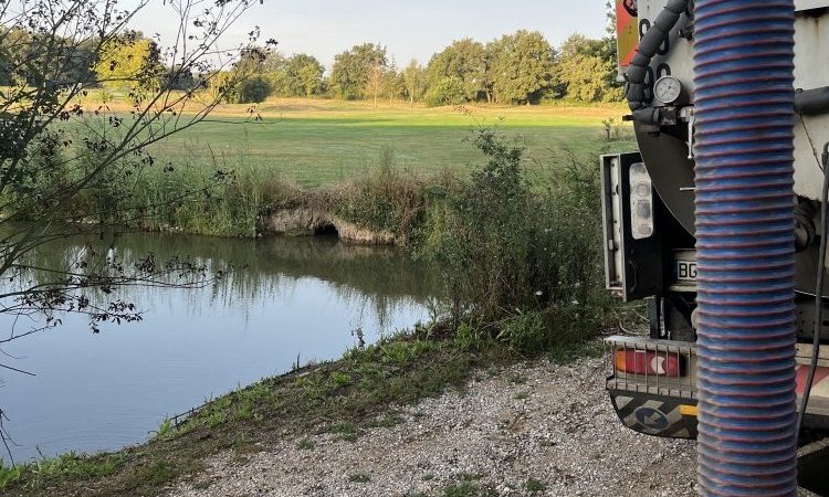 vidange et nettoyage d'un puits de pompage d'arrosage au golf de Mionnay 