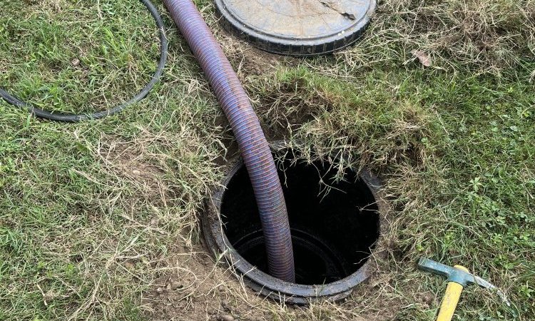 vidange et nettoyage de 2 fosses toutes eaux pour entretien à Roche 