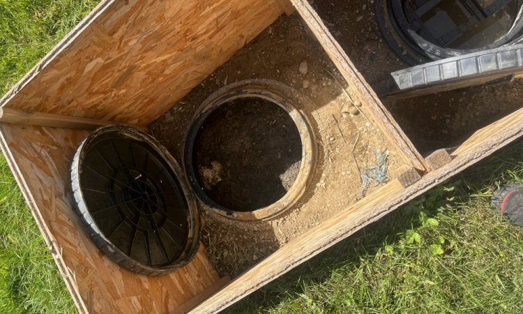 vidange et nettoyage d'une fosse toutes eaux et débauchage de la canalisation à Saint Didier de la tour 