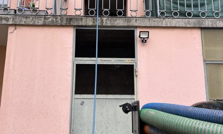 débouchage d'un pied de colonne dan s un bâtiment pour une régie à Bourgoin Jallieu