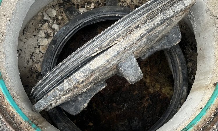 vidange et nettoyage d'un bac à graisse de restaurant à Saint Georges D'esperanche