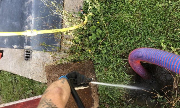 nettoyage pour entretiens des puits perdu dans un centre équestre à Saint Bonnet de Mure 