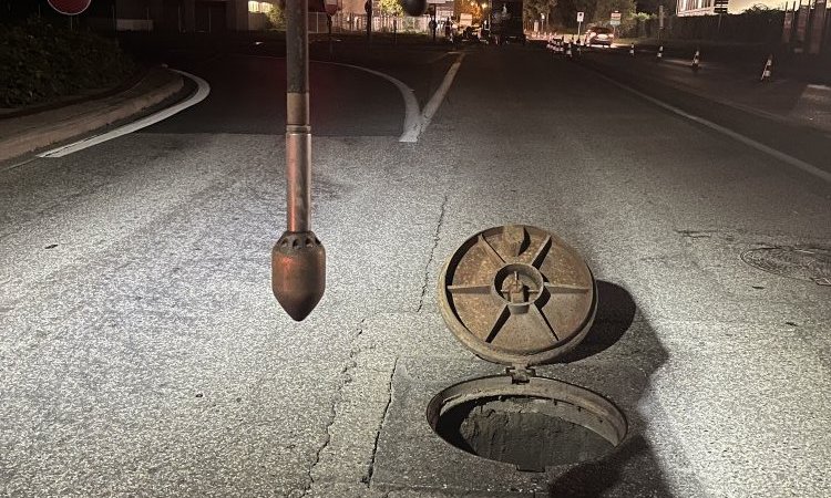 curage de réseaux sur route de nuit à Chassieu 