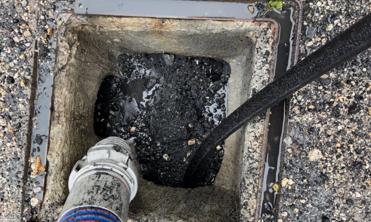 curage de réseaux unitaire communale  pour inspection video avant travaux de réhabilitation dans le Jura  