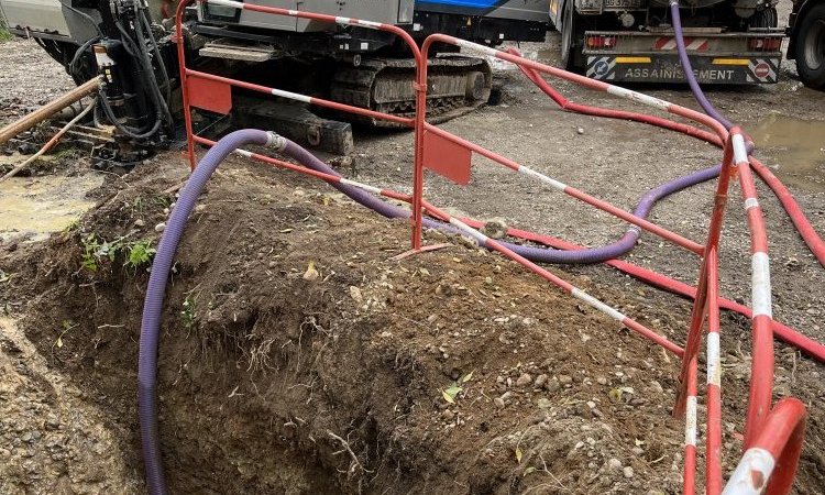 pompage de bentonite sur un chantier de forage dirigé  à Saint Quentin Fallavier